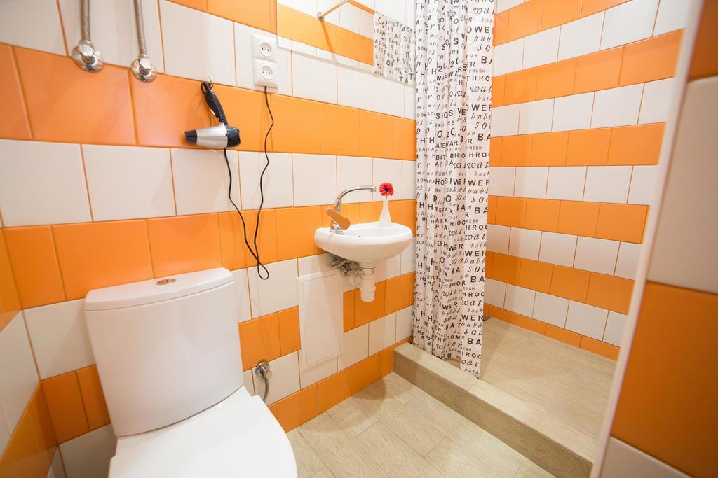 Apartment On Filatova 10/1 利沃夫 外观 照片